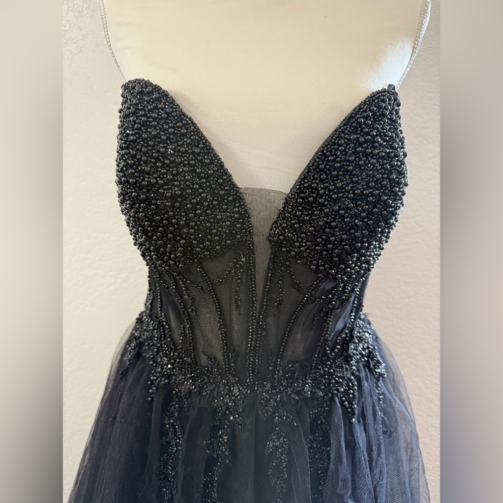 LADIVINE Elegant Black Evening Gown Size 12